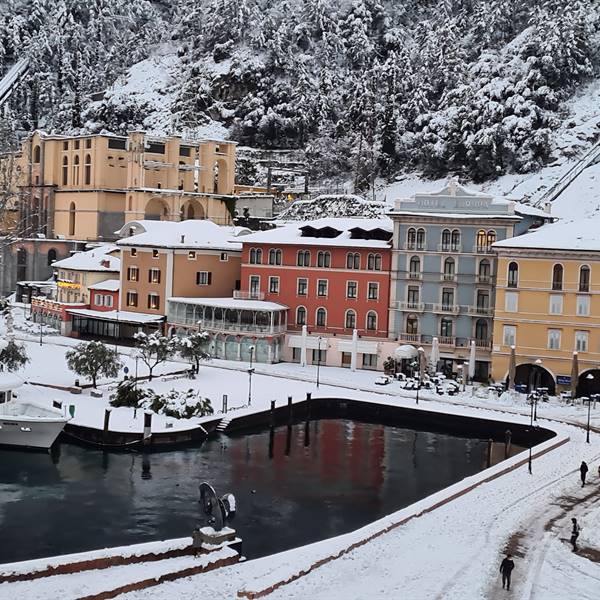 Riva del Garda sotto neve